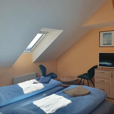 Pension Zeleny Strom Mikulov Exterior foto
