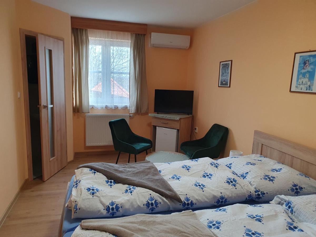 Pension Zeleny Strom Mikulov Exterior foto