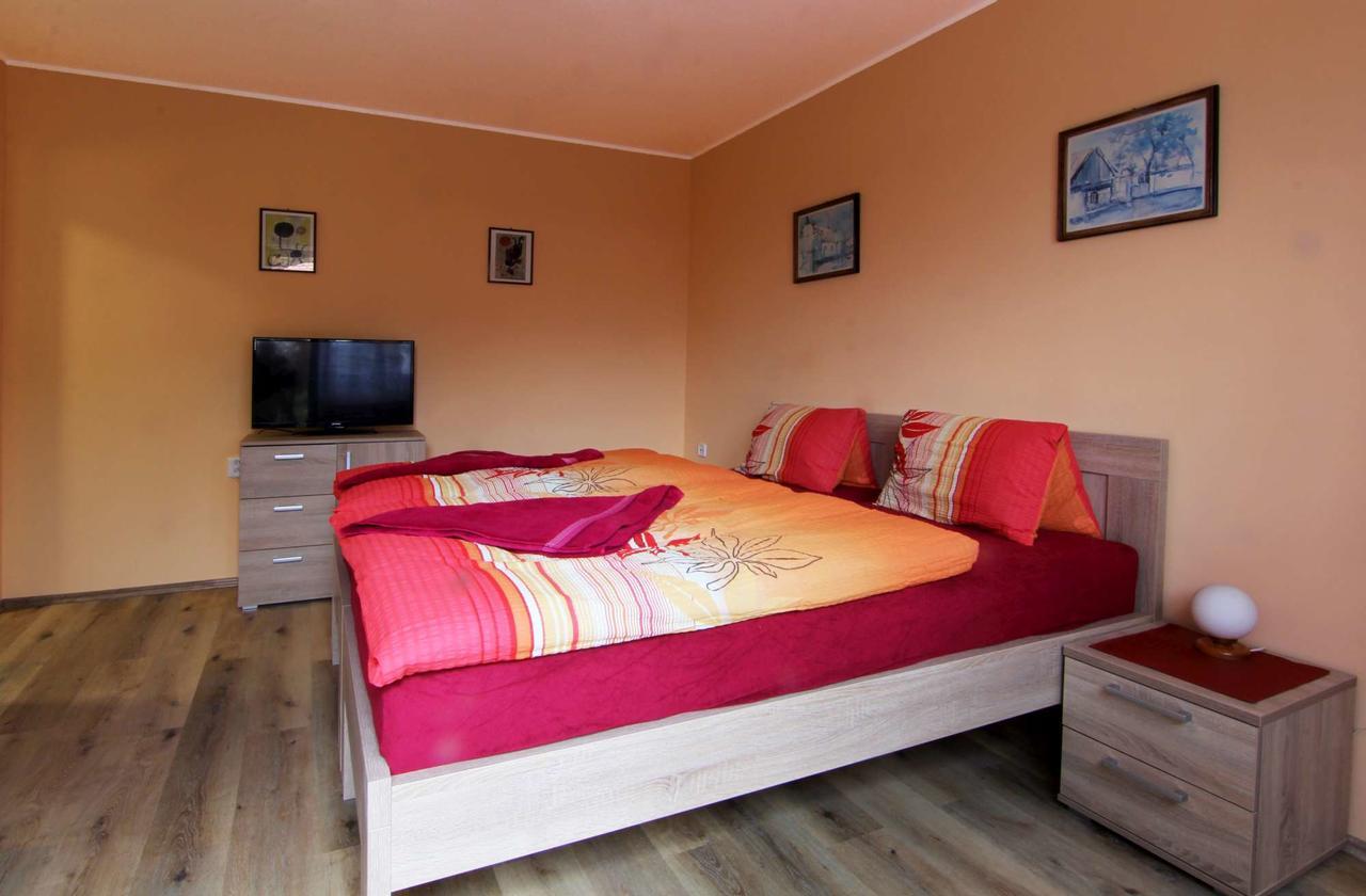 Pension Zeleny Strom Mikulov Exterior foto